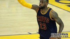 他仍然可以击败对手的手！勒布朗根的力量并没
