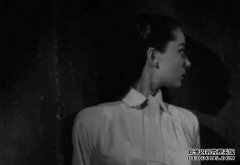 戴着面具的歌手：由老师计算，他离开了唱歌的
