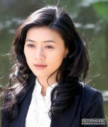 田海容（42岁）非常漂亮，是一个充满爱的孩子。