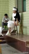 “王宝强的母亲死于脑瘫！我当场哭了，受不了